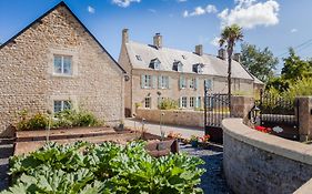 The Old Farm Of Amfreville Chambre D' Hotes & Table D' Hotes